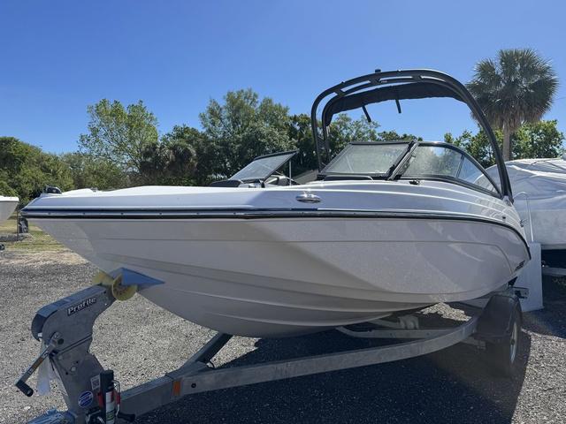 2025 Yamaha Boats AR195 - 3