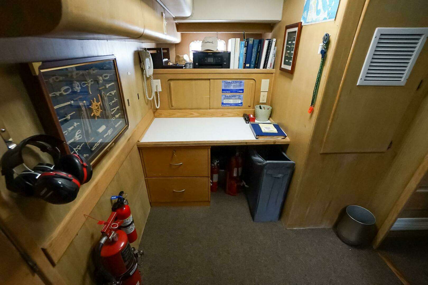 1989 Hatteras 80 Cockpit Motor Yacht - Image 44