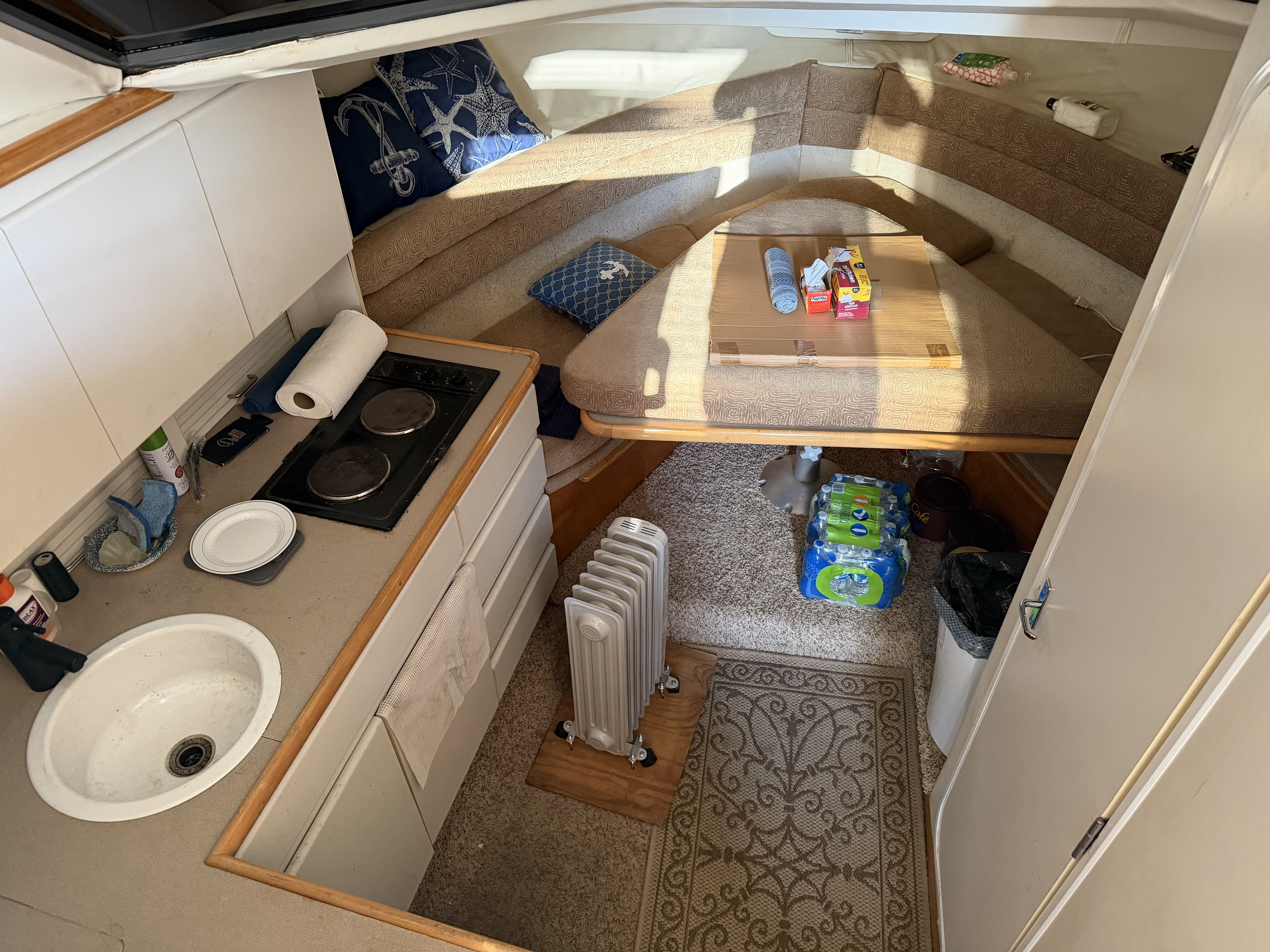1995 Carver 325 Aft Cabin Motor Yacht - 11