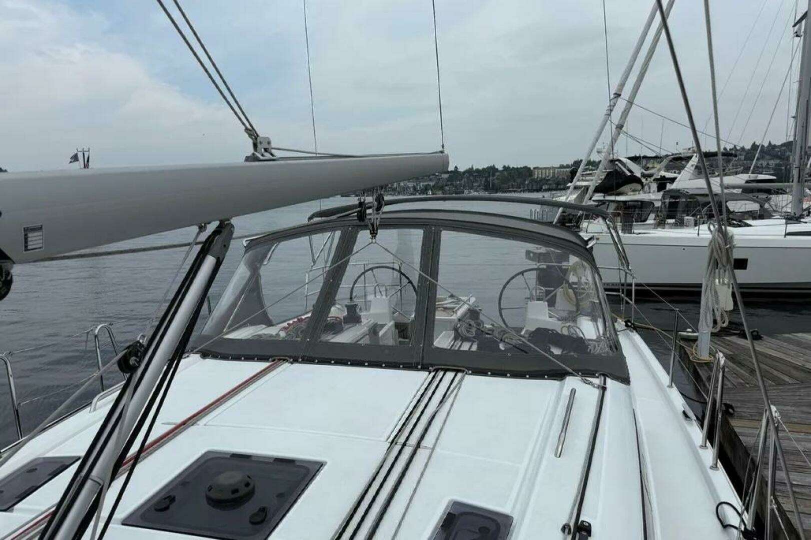 2022 Beneteau Oceanis 40.1 - Image 11