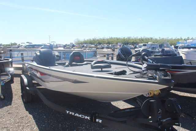 2025 Tracker Savage 215