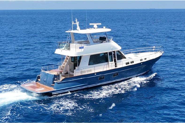 2027 Hunt Yachts 56 Flybridge