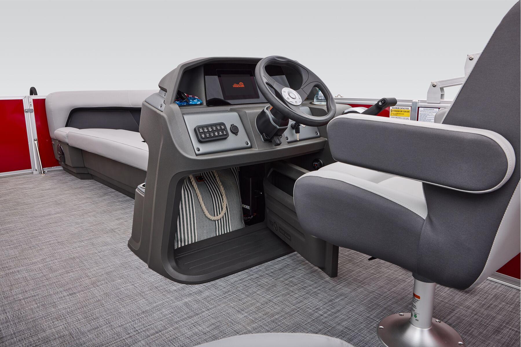 2026 Sun Tracker Party Barge 18 DLX - 59
