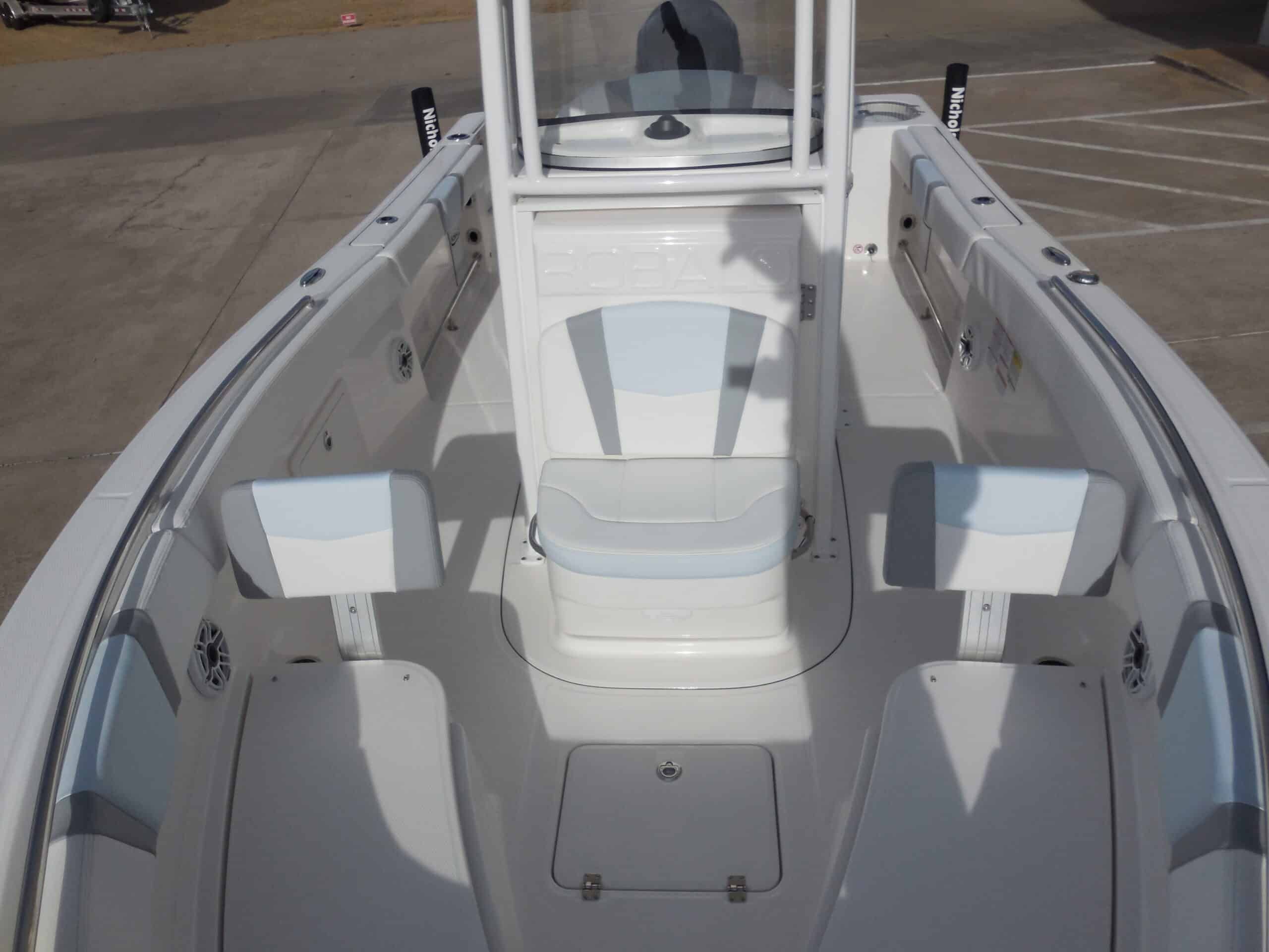 2026 Robalo R230 Center Console - 14