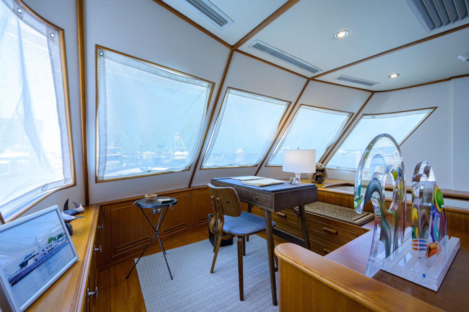 2003 New England Boatworks Enclosed Raised Pilothouse - Image 18