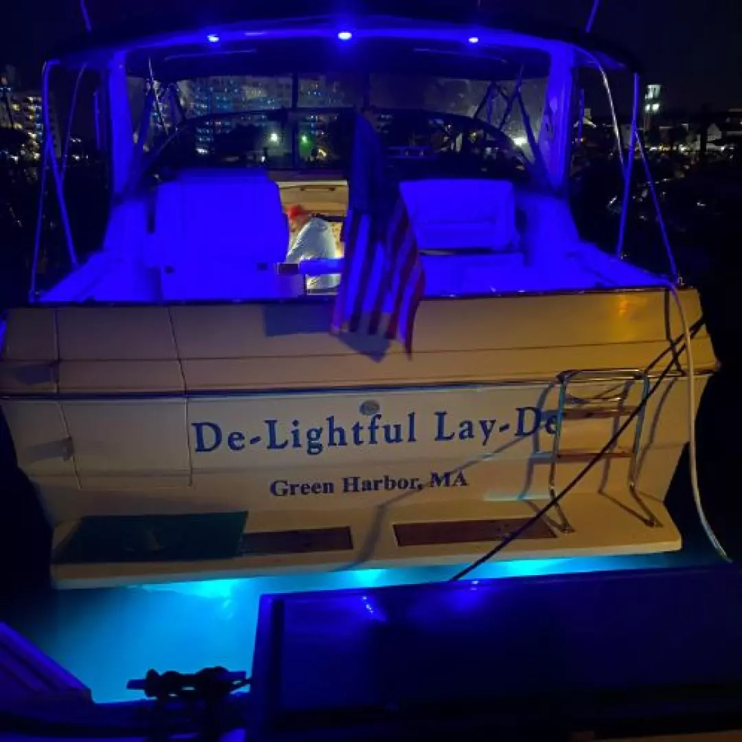 1988 Sea Ray 340 Express Cruiser - Image 5
