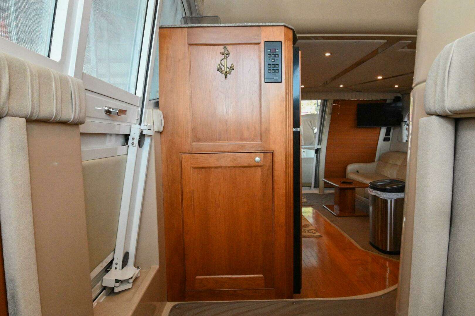 2002 Cruisers Yachts 5000 Sedan Sport - Image 86