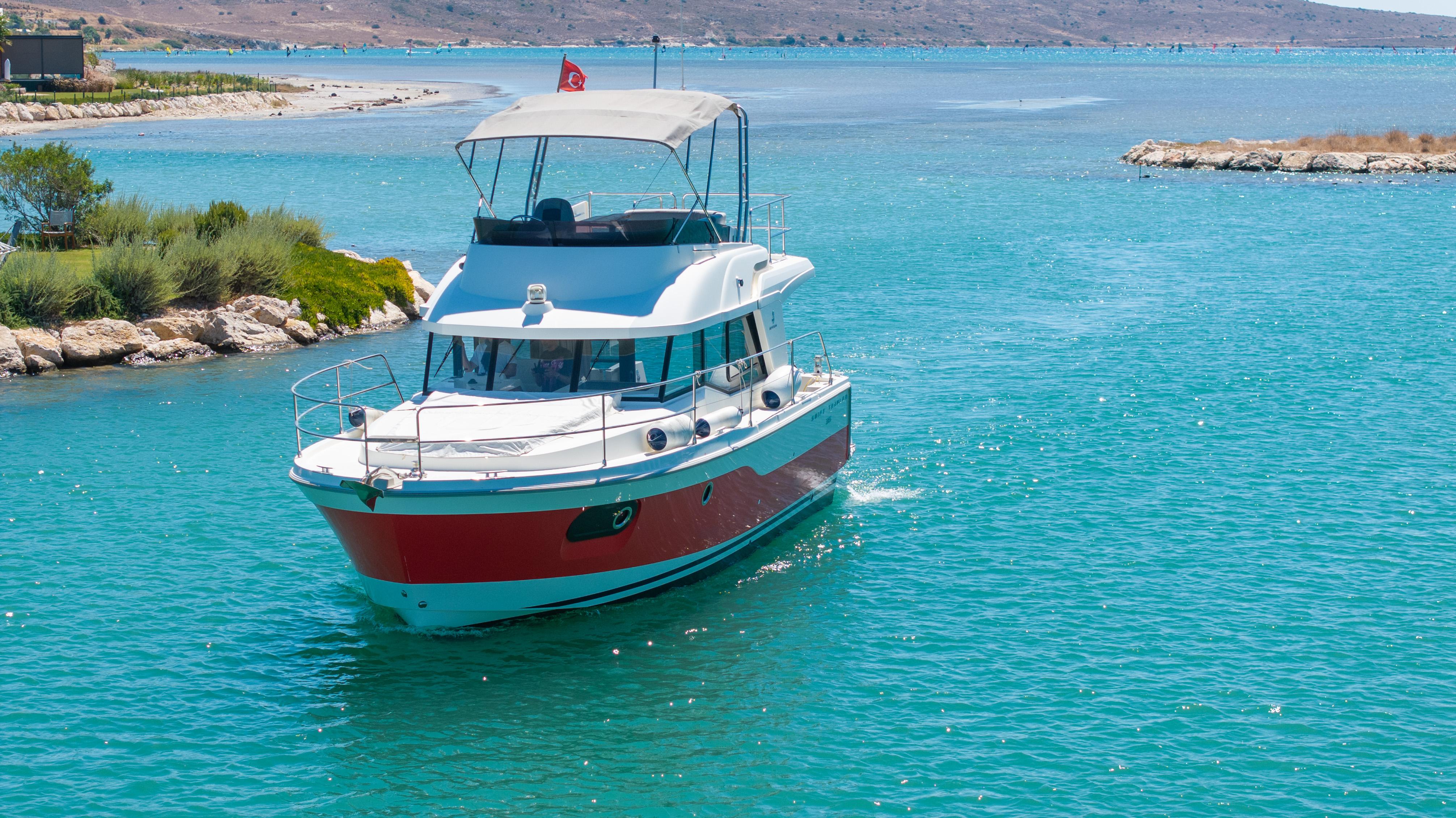 2022 Beneteau Swift Trawler 35