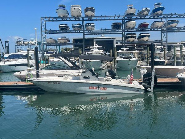 2009 Boston Whaler 230 Dauntless