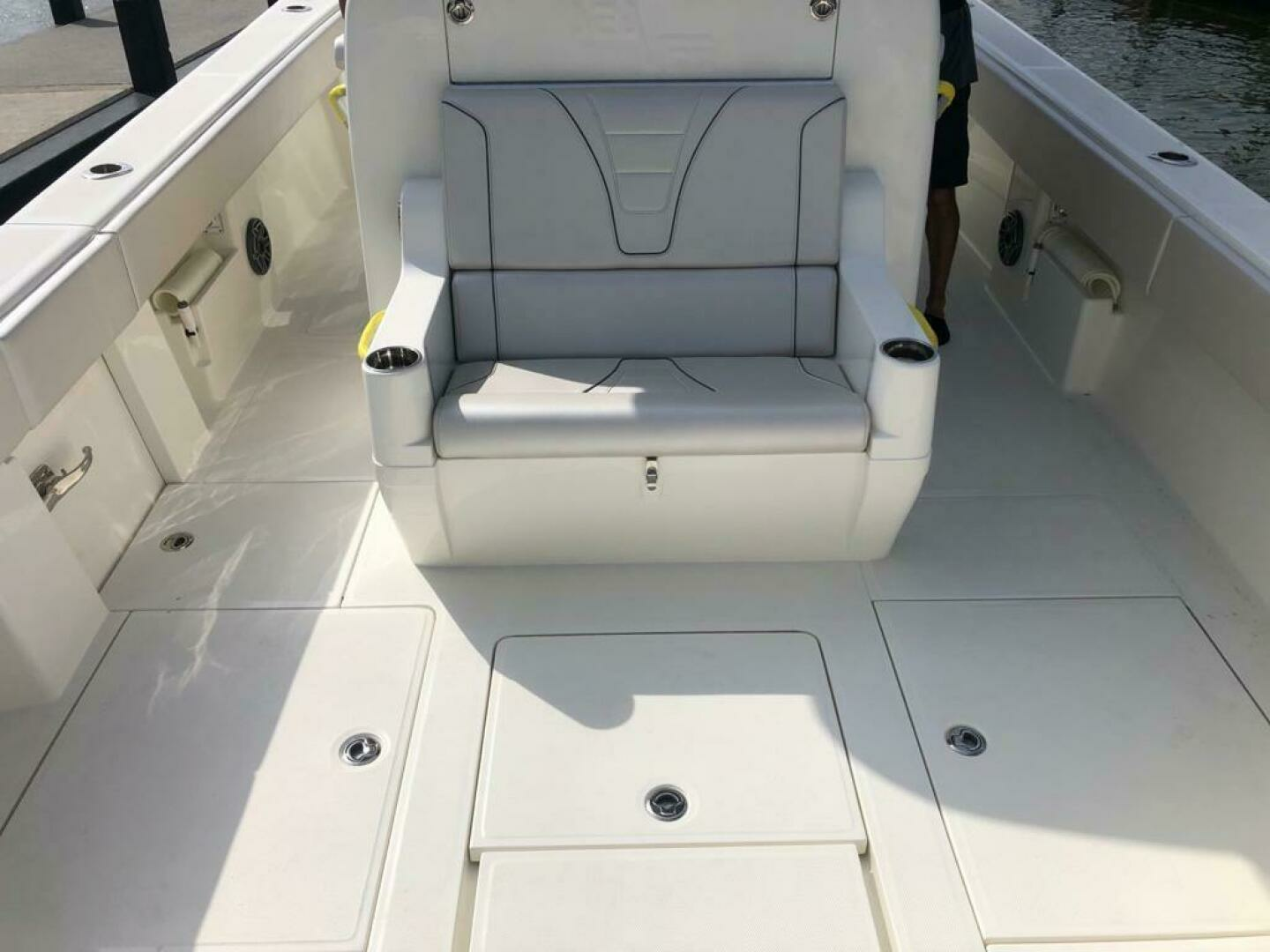 2020 SeaVee 370Z - Image 11
