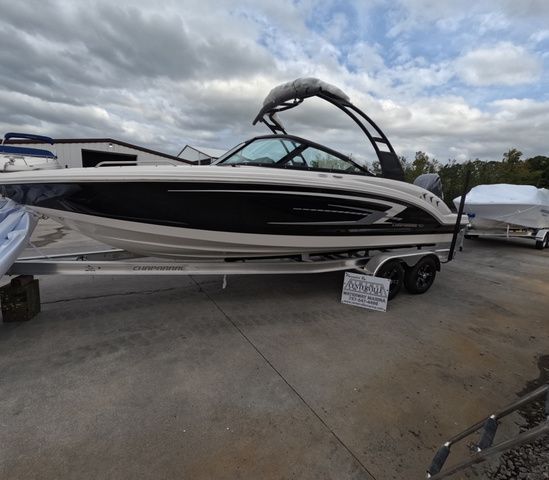 2026 Chaparral 23 SSi OB In stock Trailer included - 8
