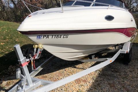 1999 Rinker 212 Fiesta Vee boat on trailer
