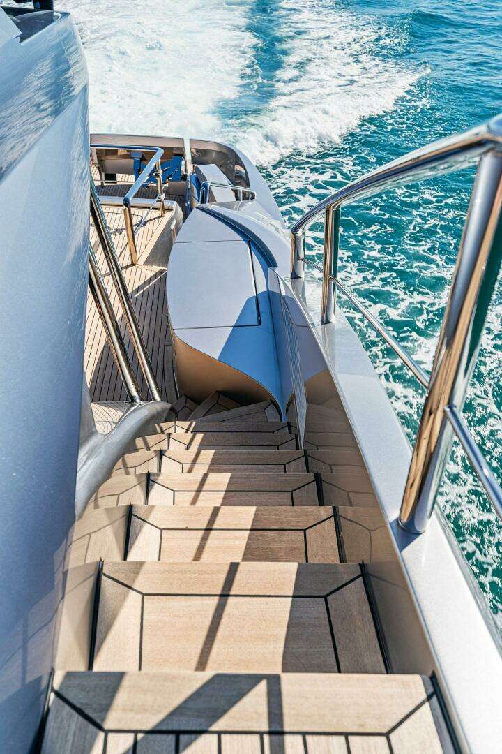 2023 Pershing GTX Motoryacht - Image 31
