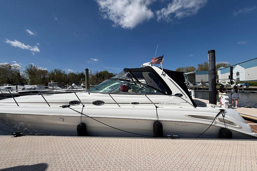 2001 Sea Ray 410 Express Cruiser