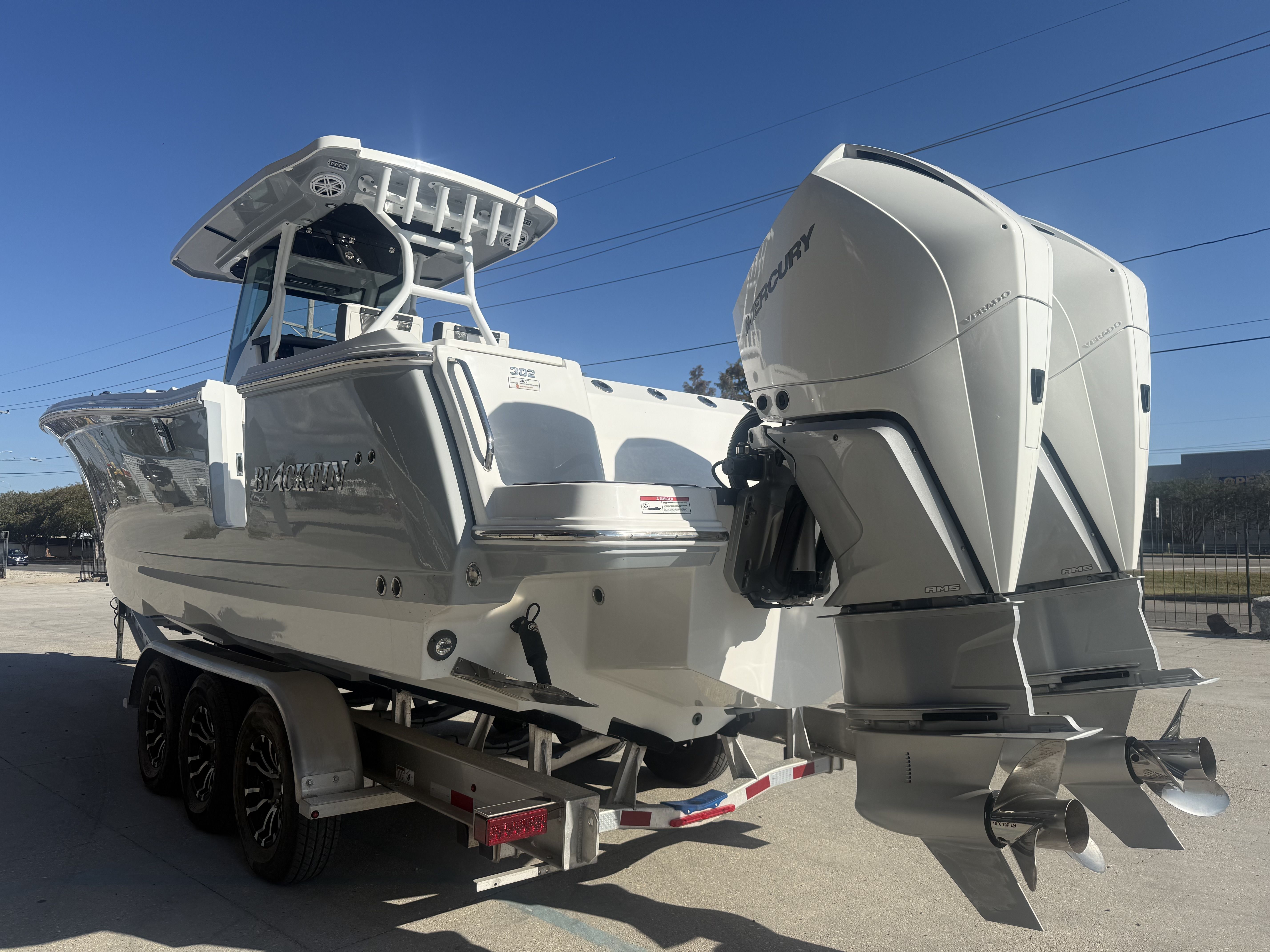 2023 Blackfin 302 CC - 8