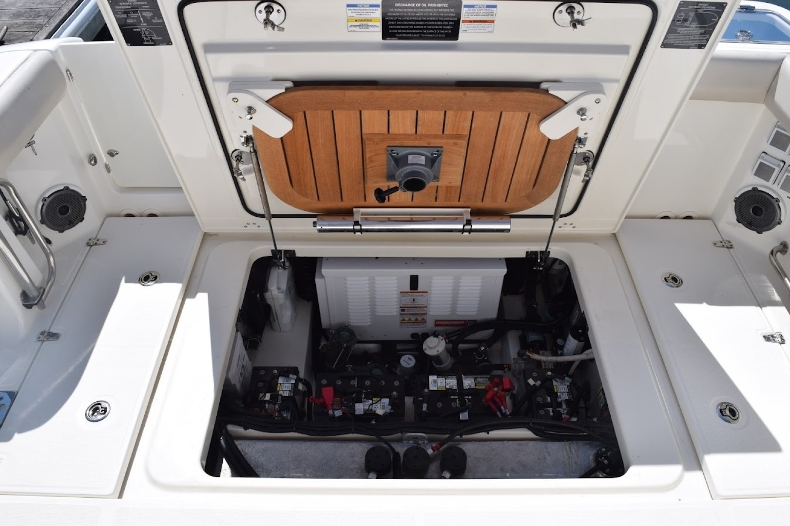 2021 Boston Whaler 325 Conquest - Image 24