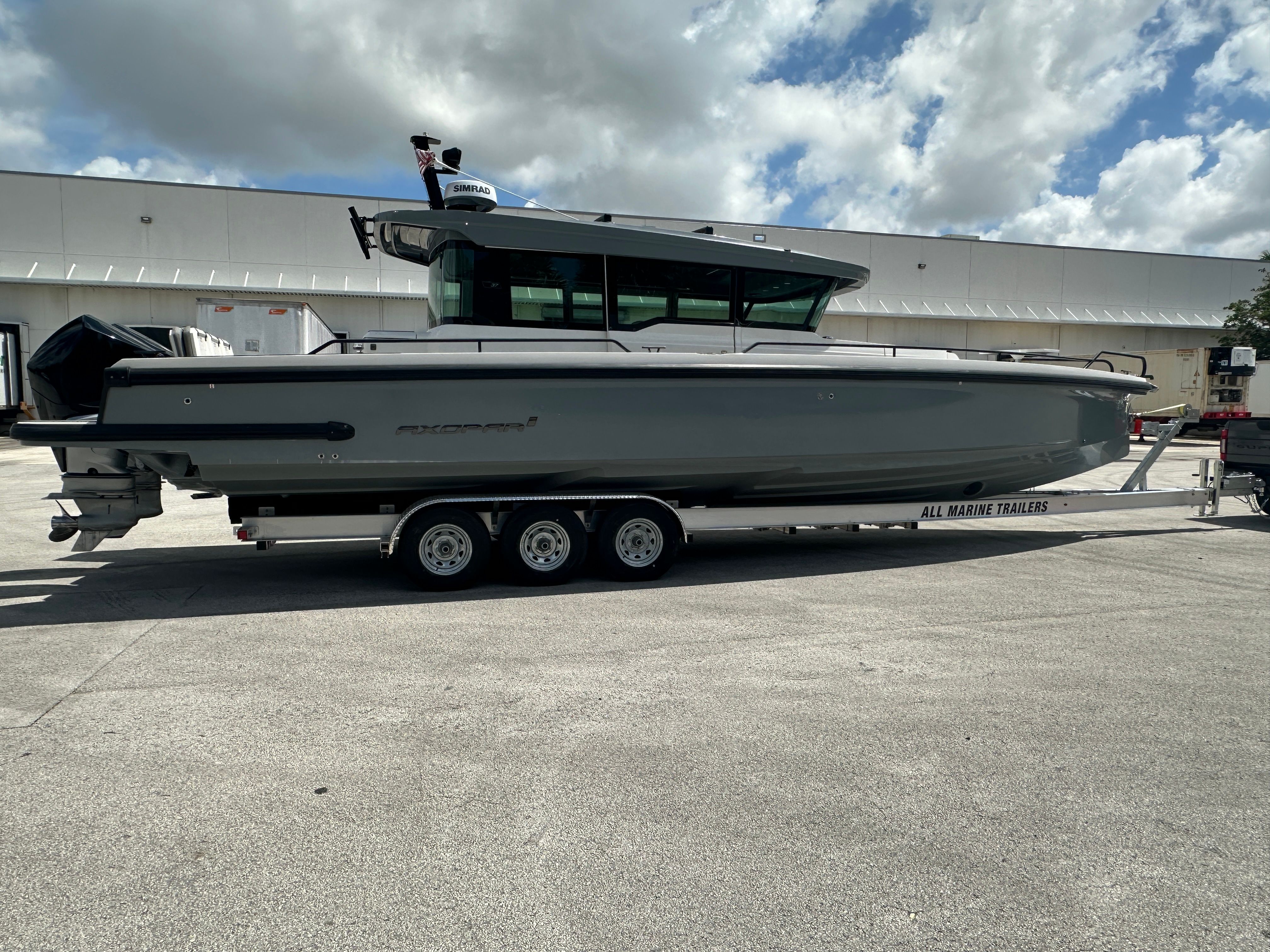 2020 Axopar 37 XC Cross Cabin - 9