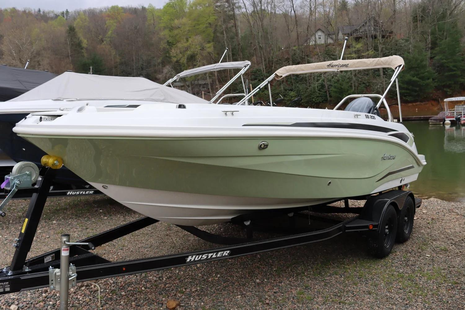 2025 Hurricane SunDeck Sport 205 OB