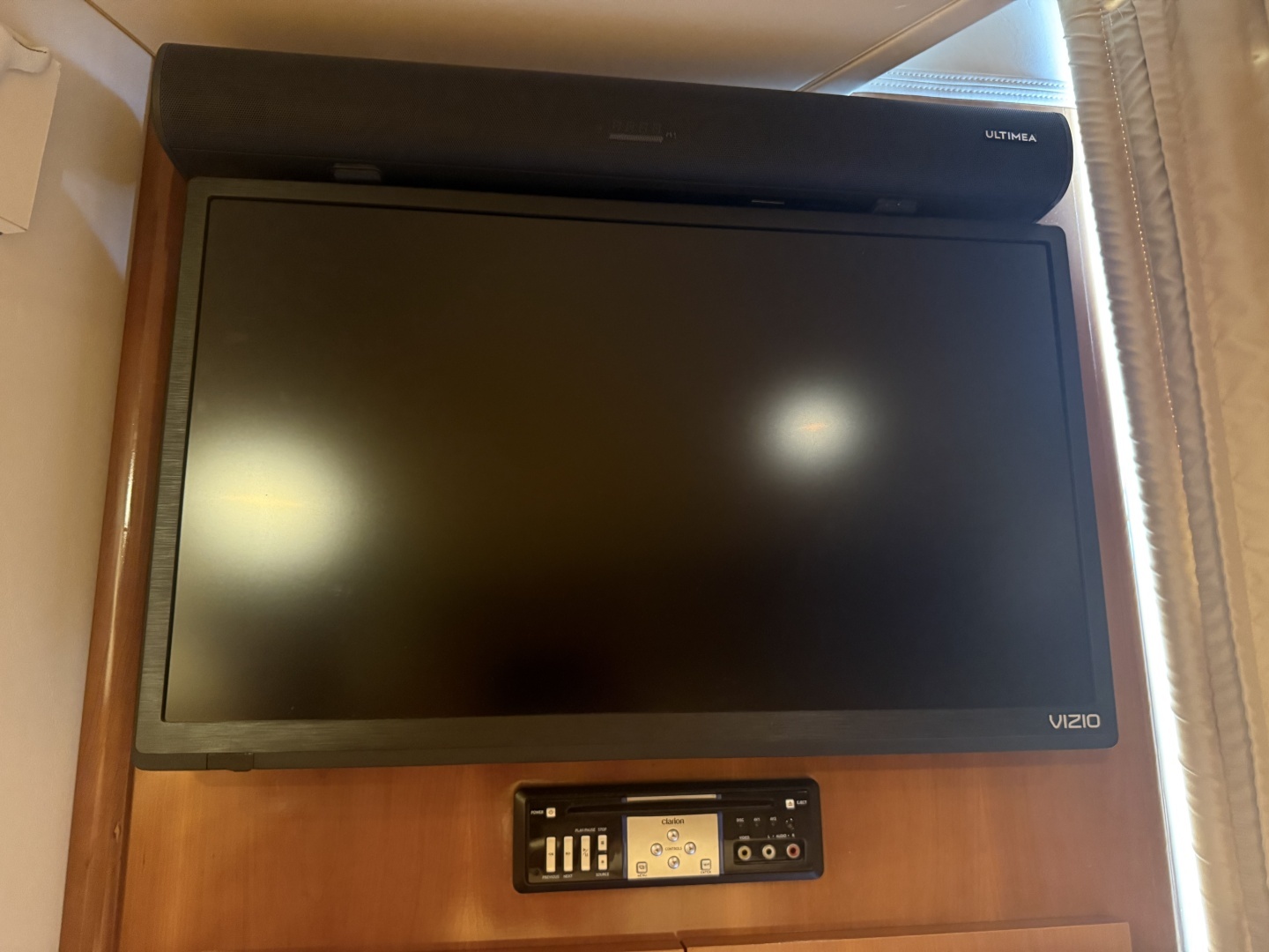 2006 Carver 44 CMY - Image 30