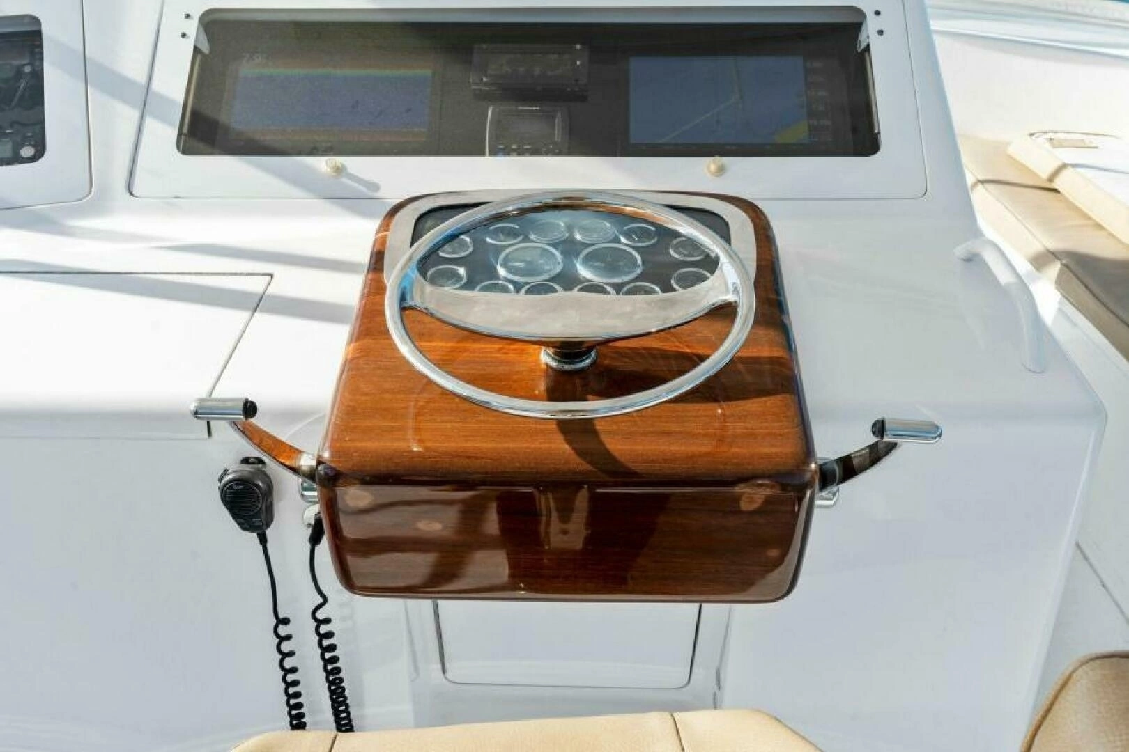 2003 Viking 48 Convertible - Image 19