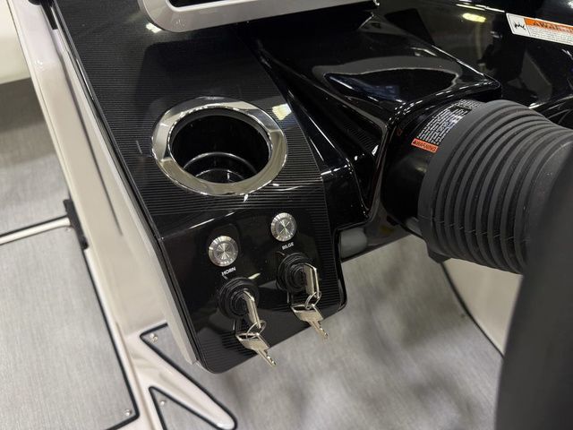2026 Yamaha Boats AR250 - 18