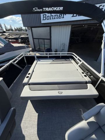 2026 Sun Tracker Party Barge 22 RF XP3 - 13