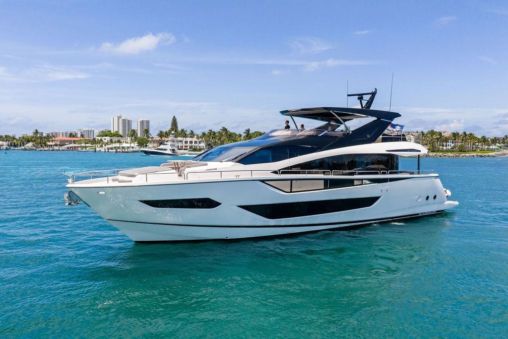 2026 Sunseeker 88 Yacht