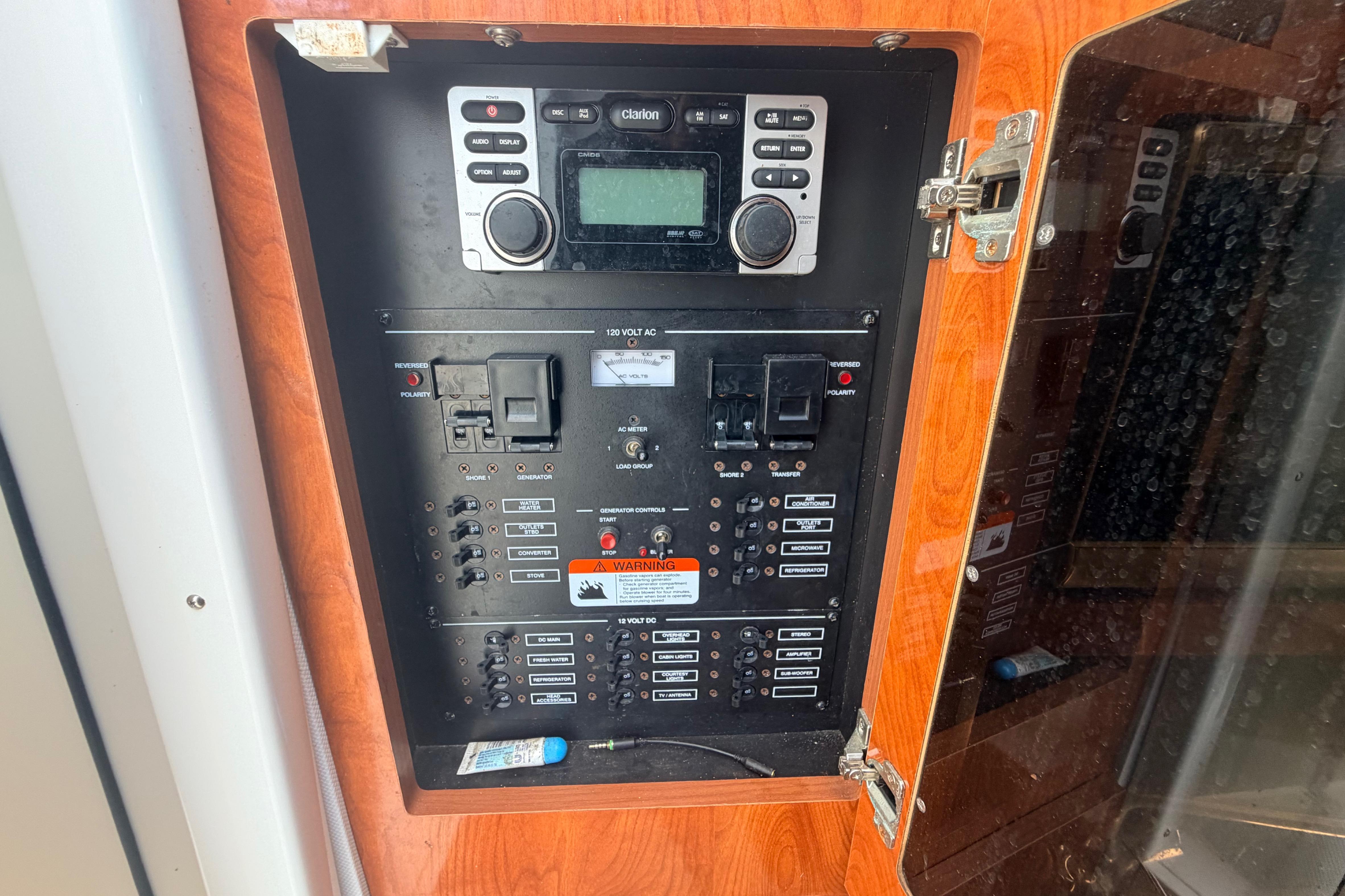Electrical control panel on a 2015 Wellcraft 290 Coastal boat.