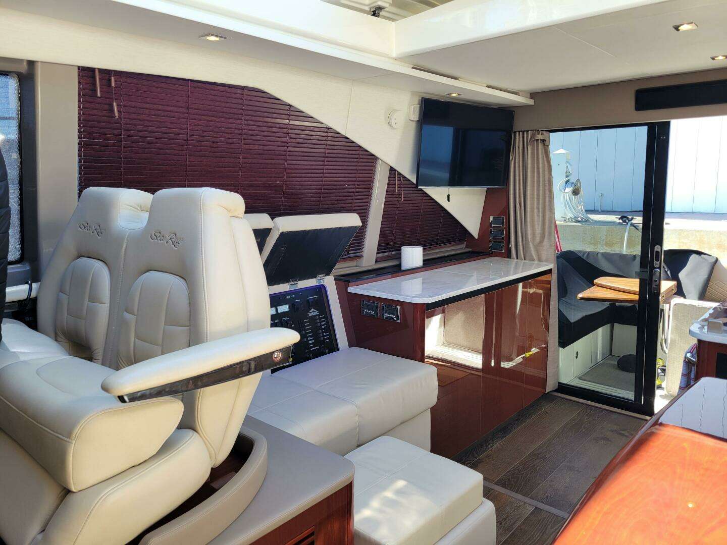 2017 Sea Ray Sundancer 460 - Image 7