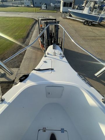 2001 Seaswirl 2301 Center Console - 17
