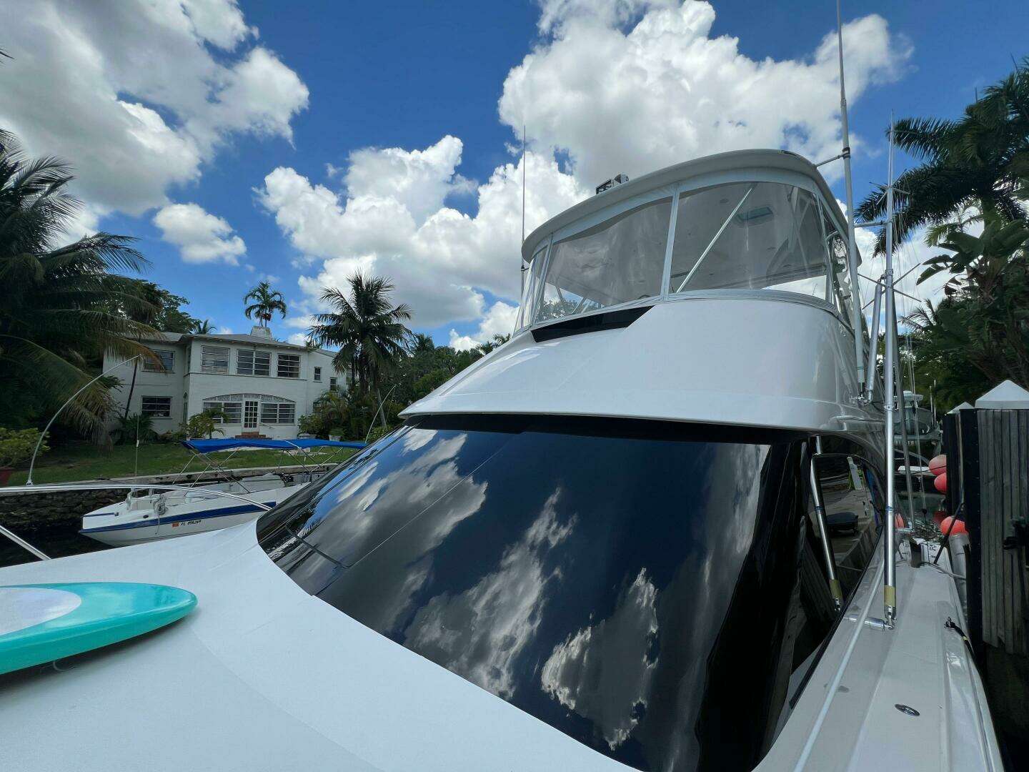 2015 Tiara Yachts 48 Convertible - Image 8