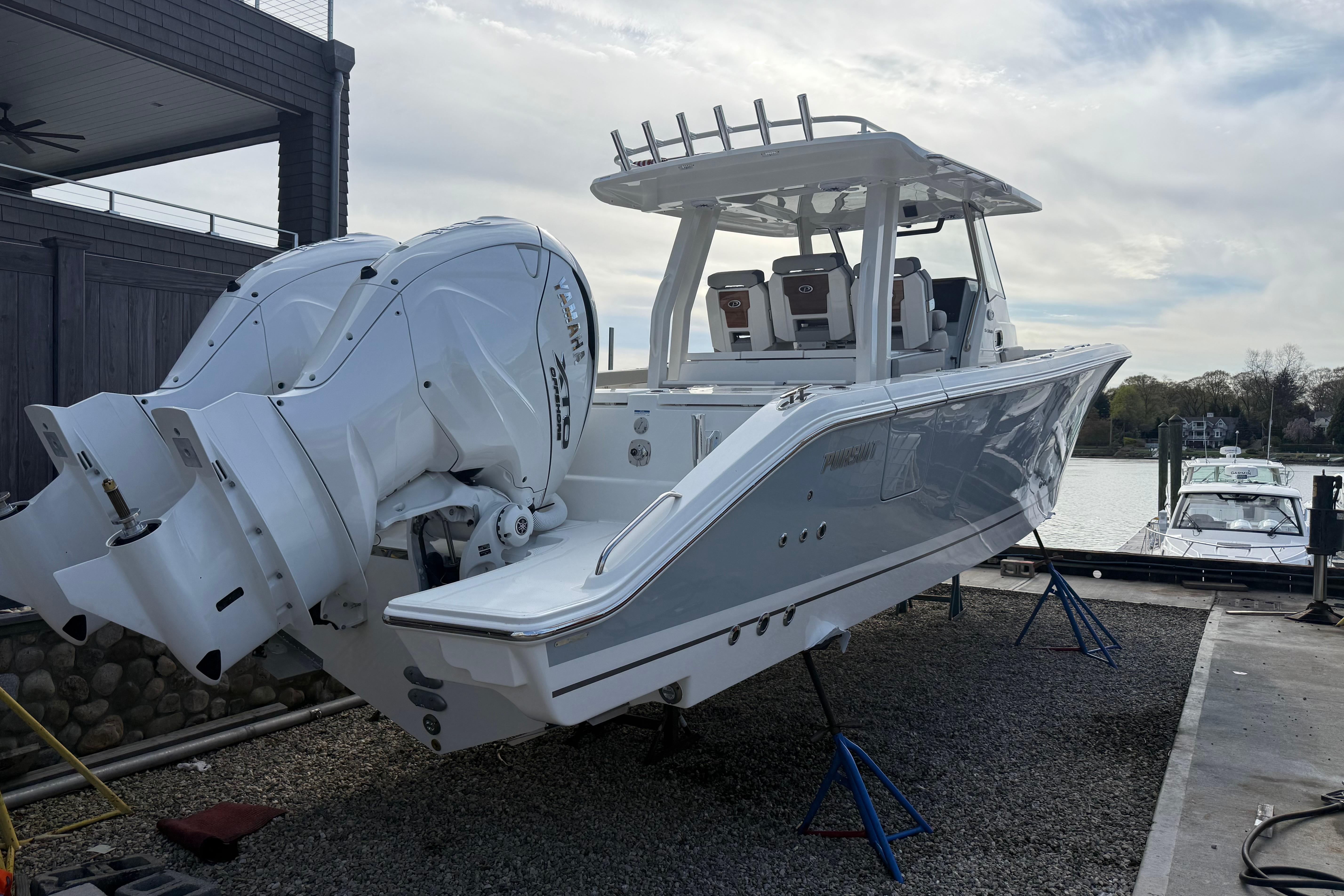 2026 Pursuit S 358 Sport
