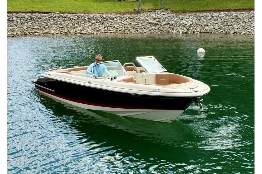 2017 Chris-Craft Launch 25