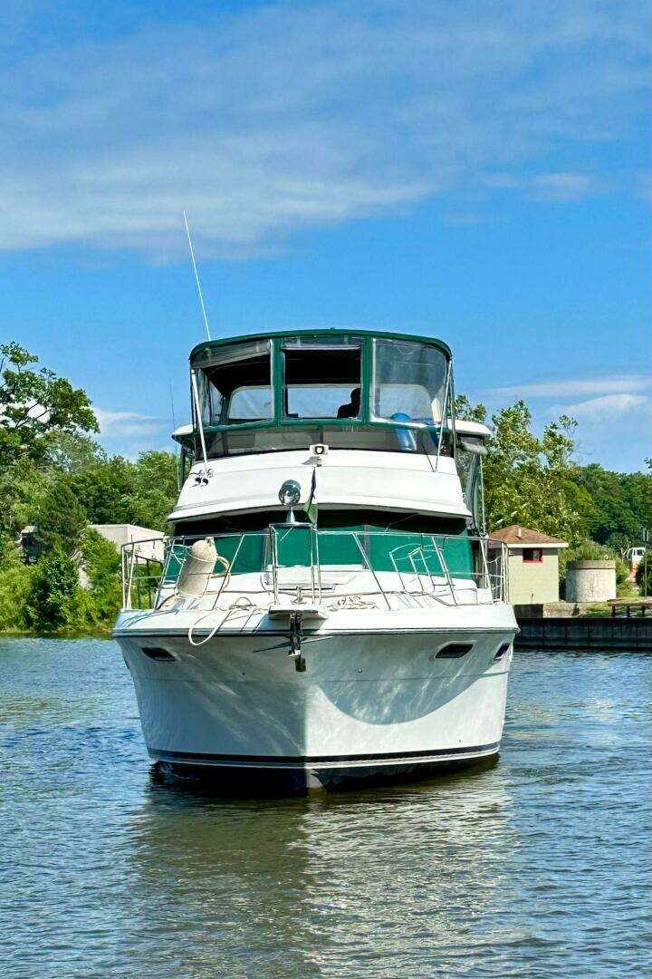 1991 Carver 3807 Aft Cabin - Image 3