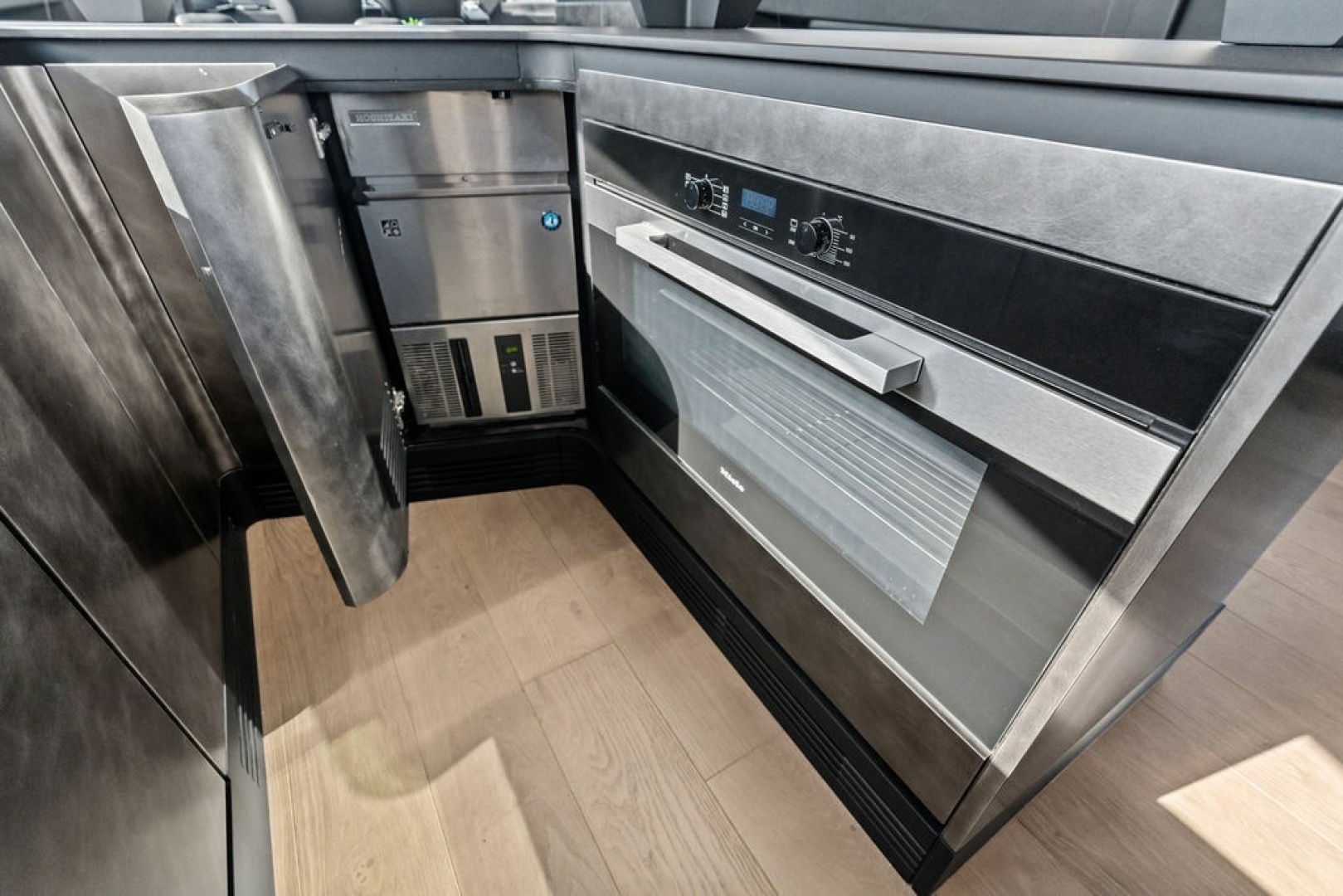 2025 Pershing GTX80 - Image 43