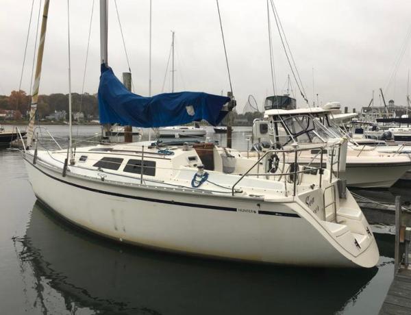 1990 Hunter 30