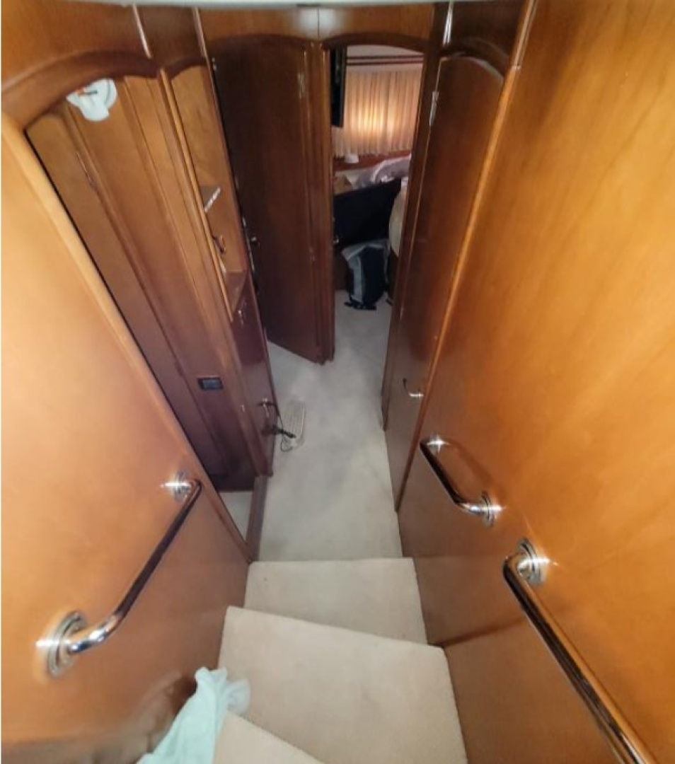2001 Carver 570 Voyager Pilothouse - Image 35