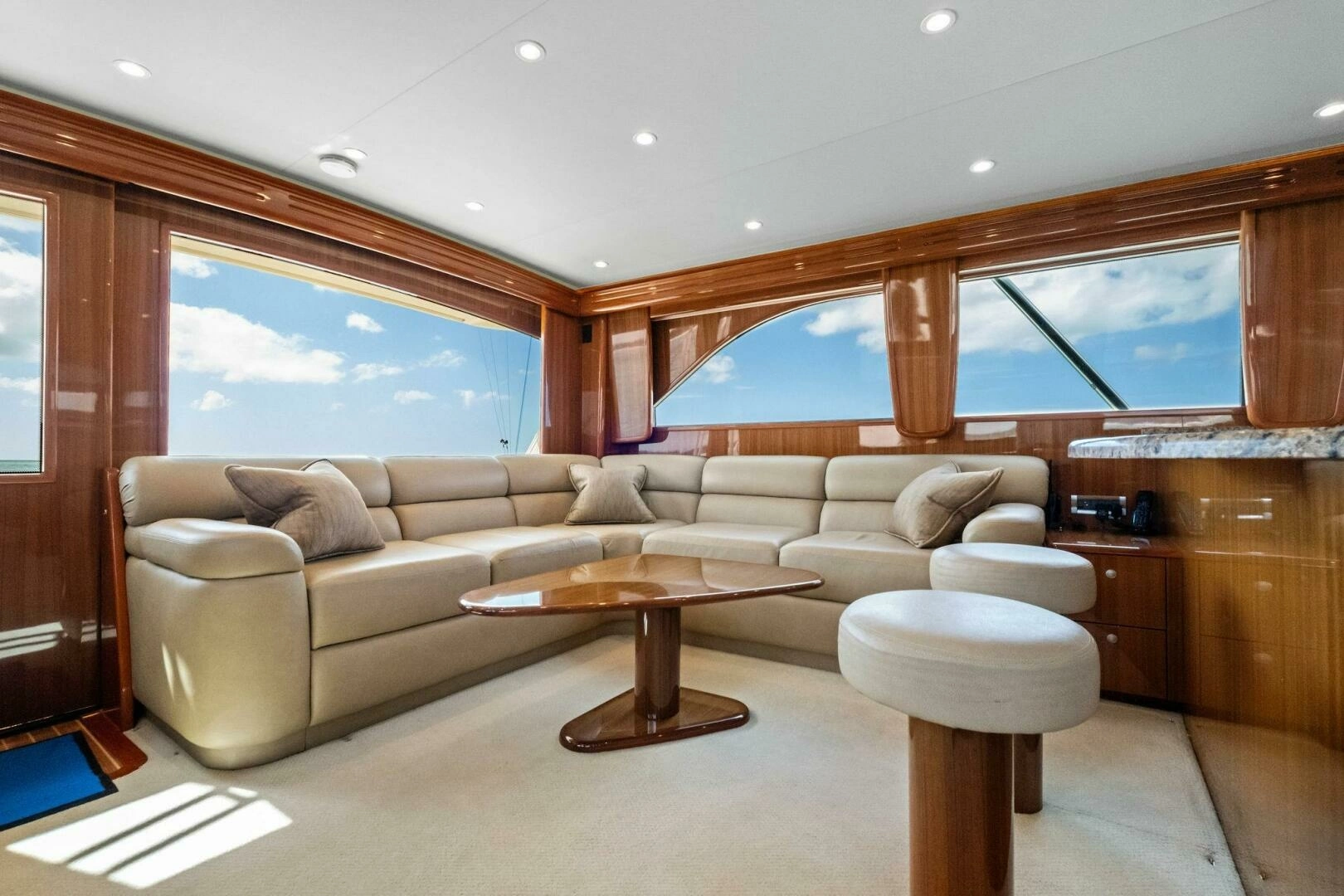 2008 Viking 64 Convertible - Image 33