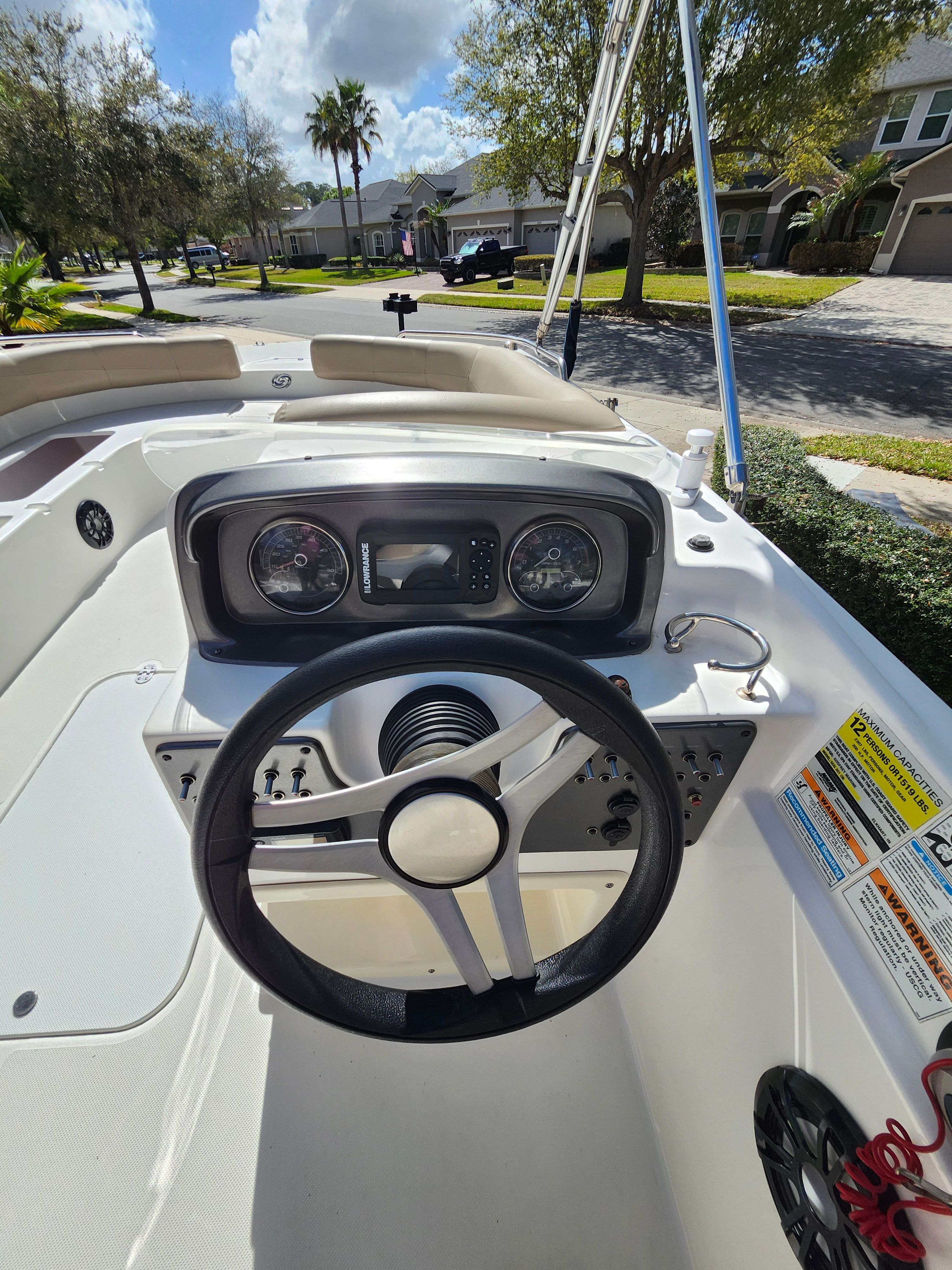 2021 Hurricane SunDeck 201 OB - 11