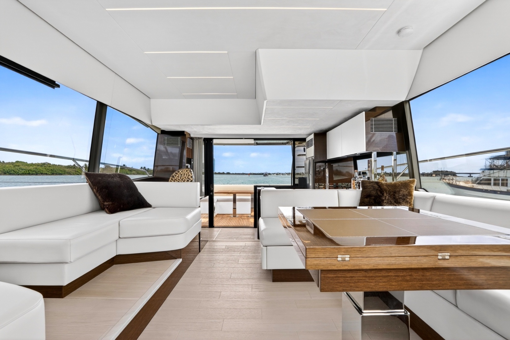 2023 Prestige 590 - Image 64