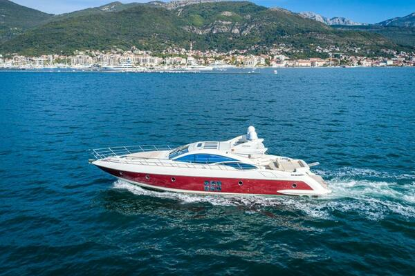 2009 Azimut 68S