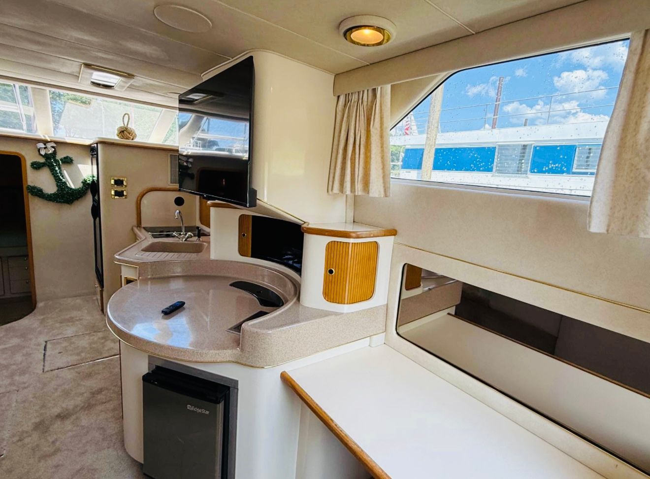 1997 Sea Ray Express Bridge 440 - 13