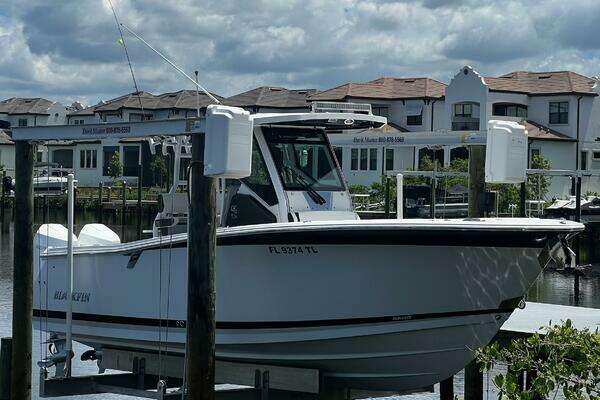 2023 Blackfin 272 CC