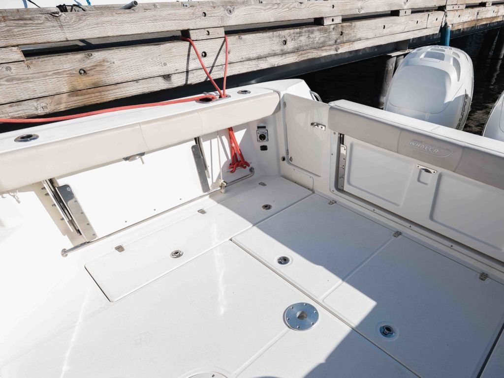 2017 Boston Whaler 315 Conquest - 22