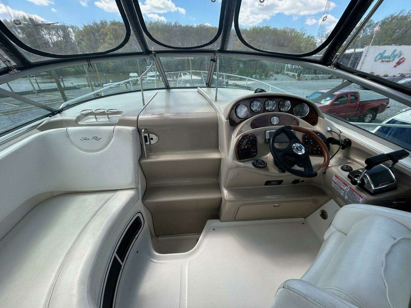 2004 Sea Ray 280 Sundancer - Image 11