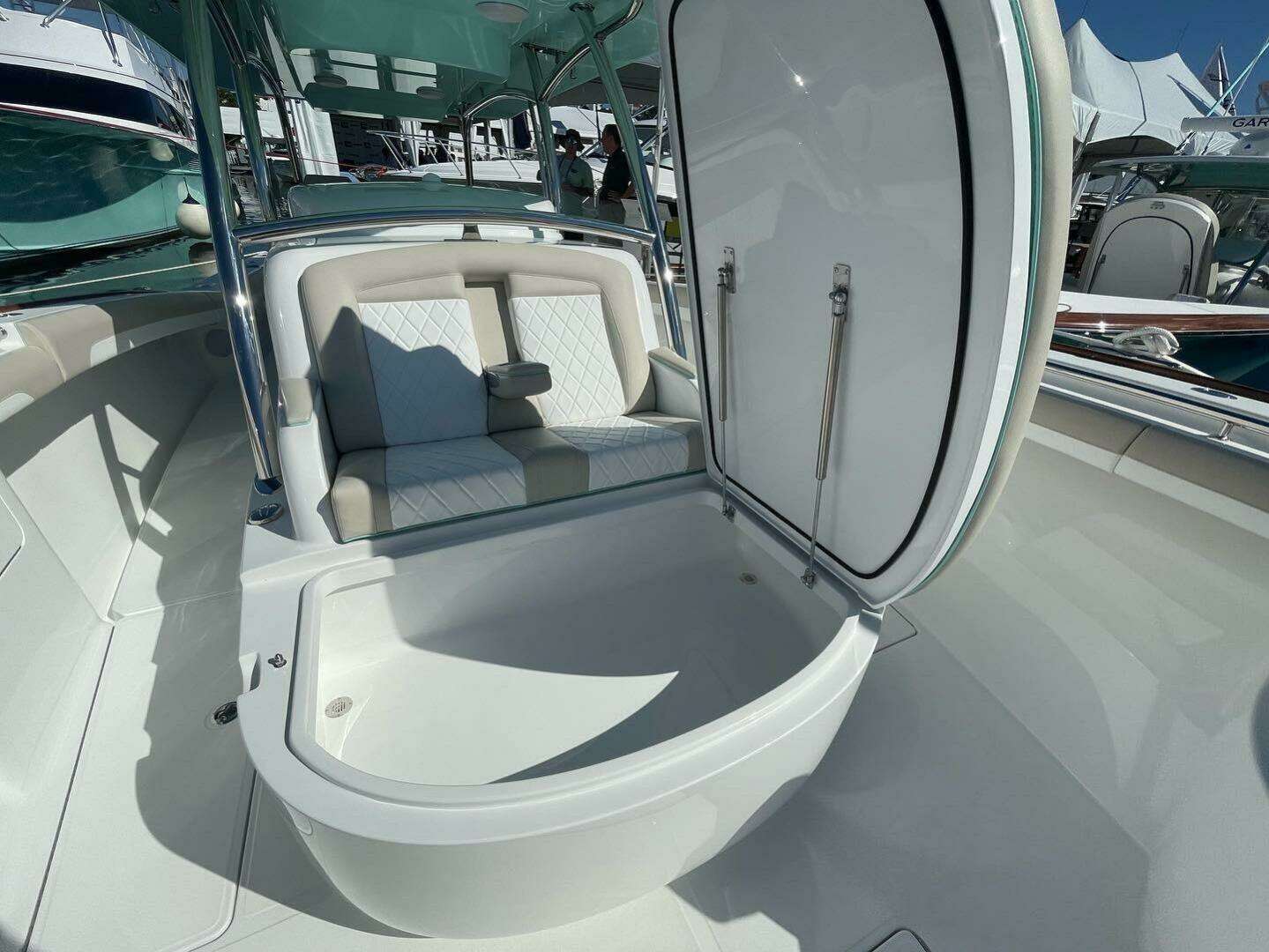 2026 Mag Bay 43 Center Console - Image 7