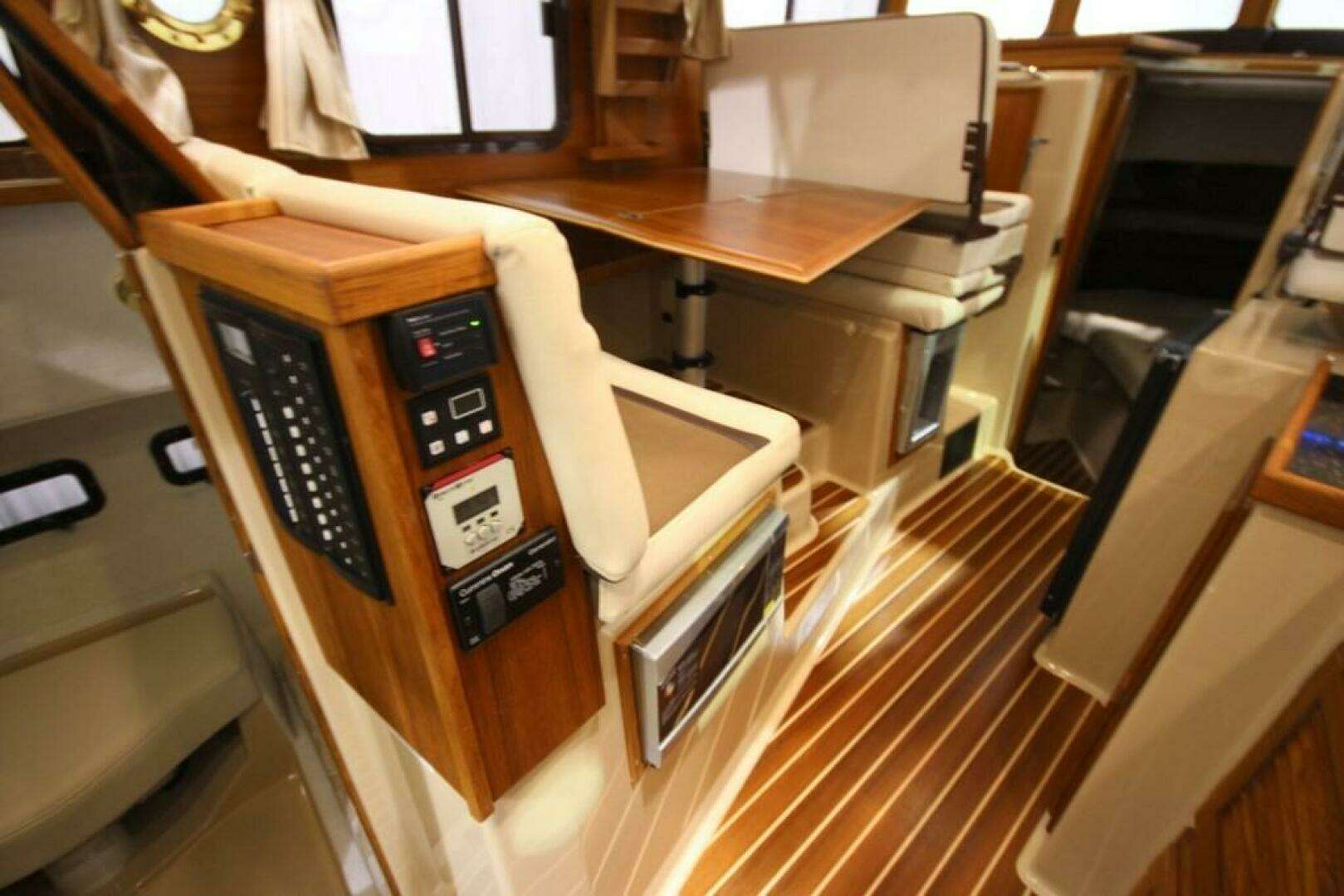 2026 Ranger Tugs R-31 Sedan Luxury Edition - Image 50
