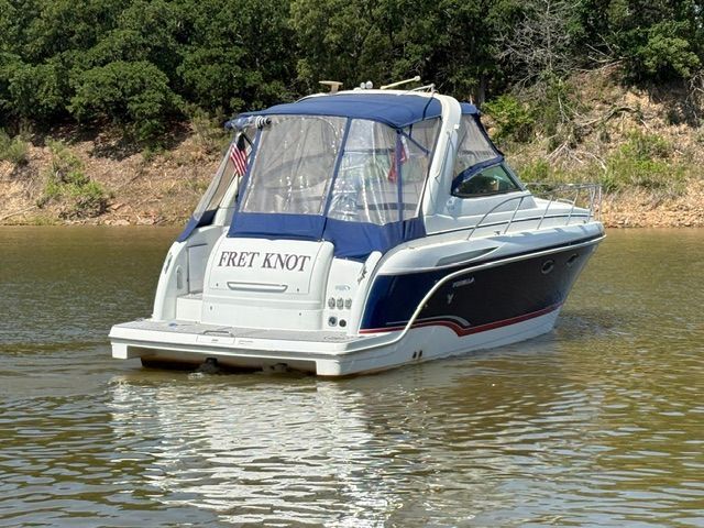 2007 Formula 34 Performance Cruiser on calm water.