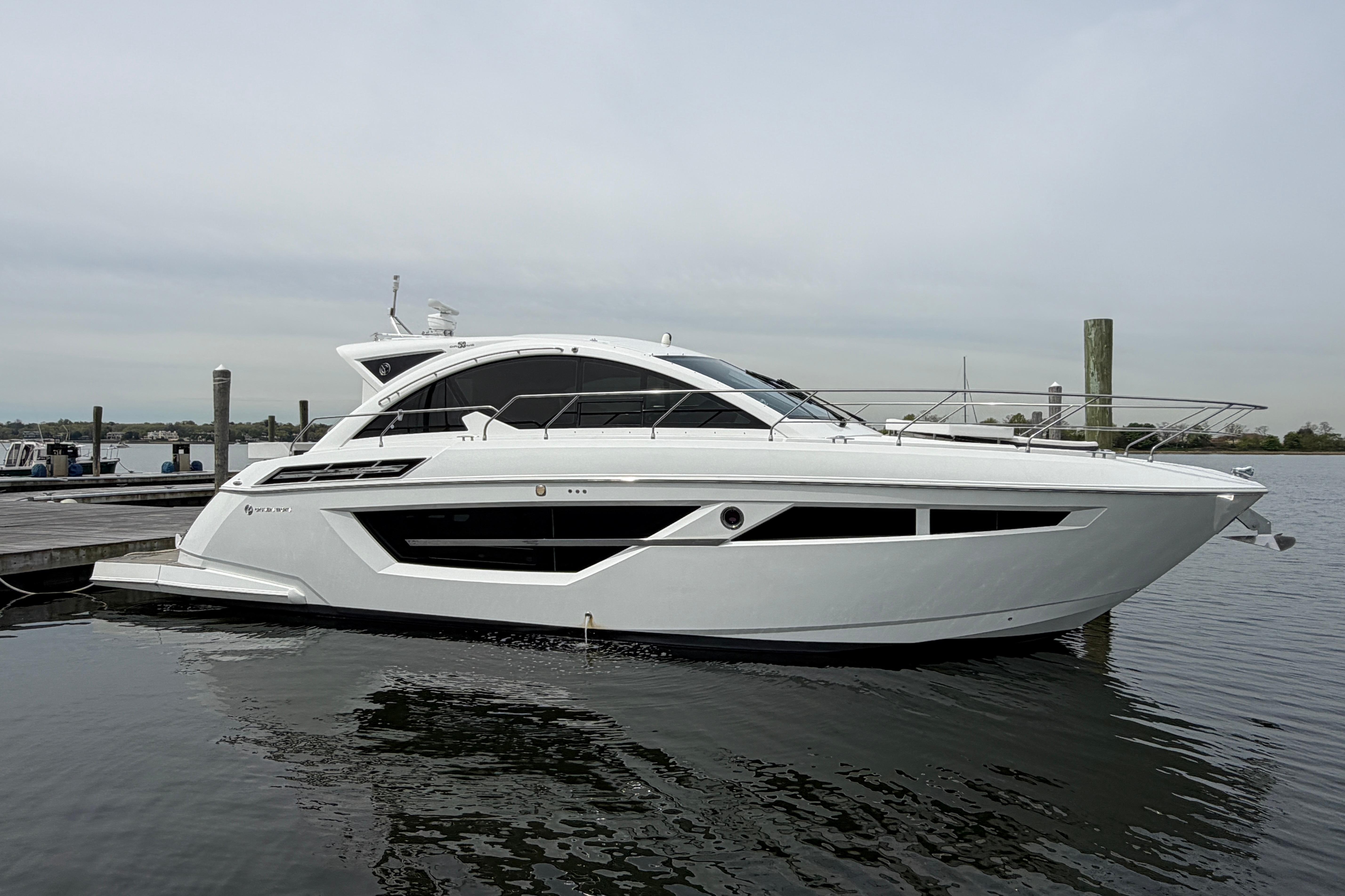 2018 Cruisers Yachts 50 Cantius