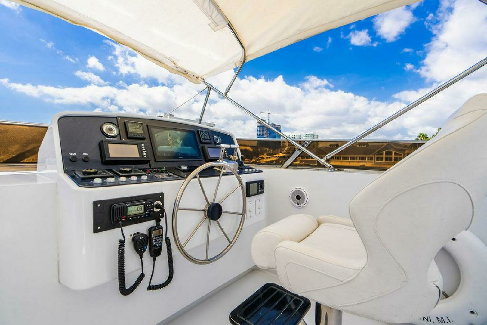 2001 Intermarine — - Image 23